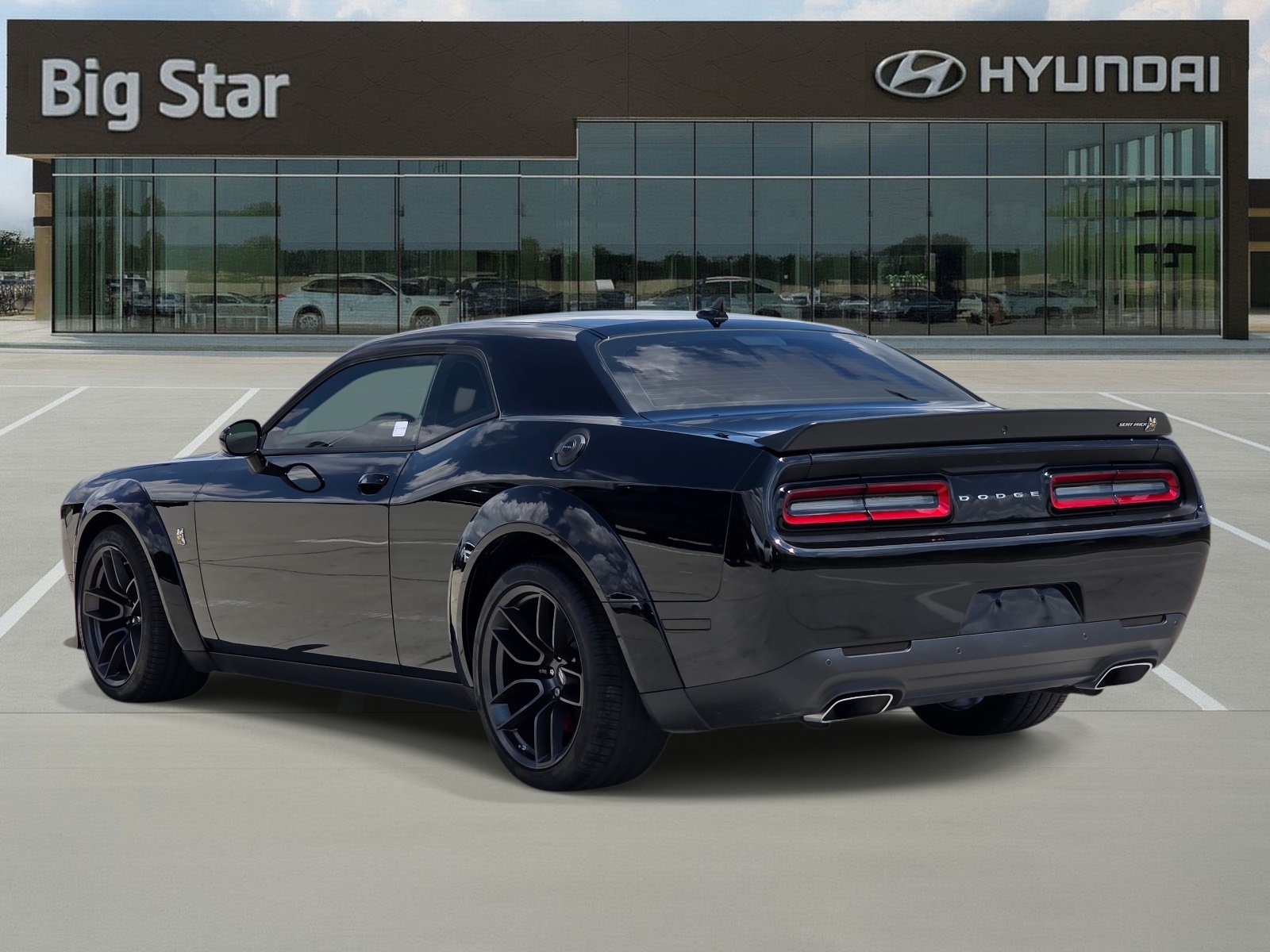 Used 2022 Dodge Challenger R/T Scat Pack RWD image 3