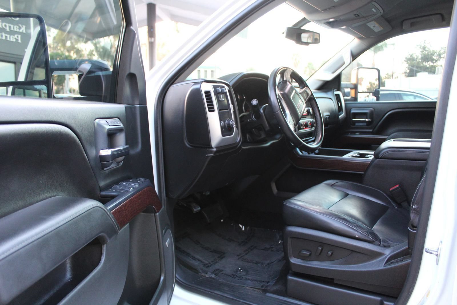 Used 2015 GMC Sierra 1500 SLT w/ SLT Crew Cab Value Package RWD image 9