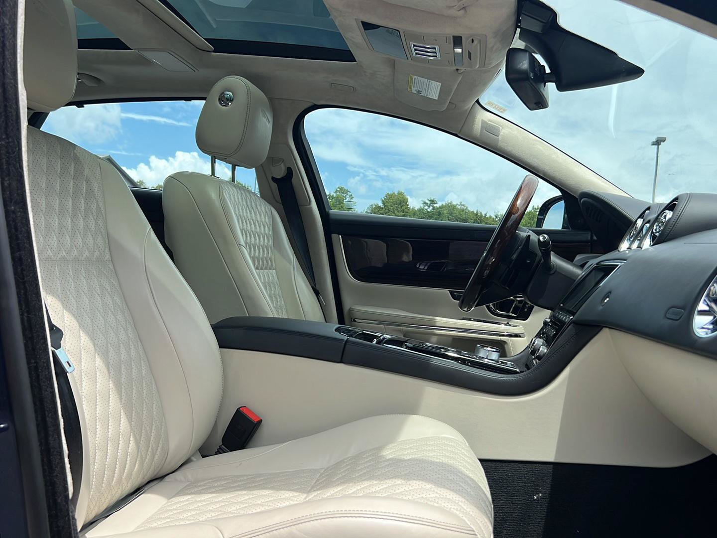 Used 2016 Jaguar XJ L Portfolio AWD/4WD image 27