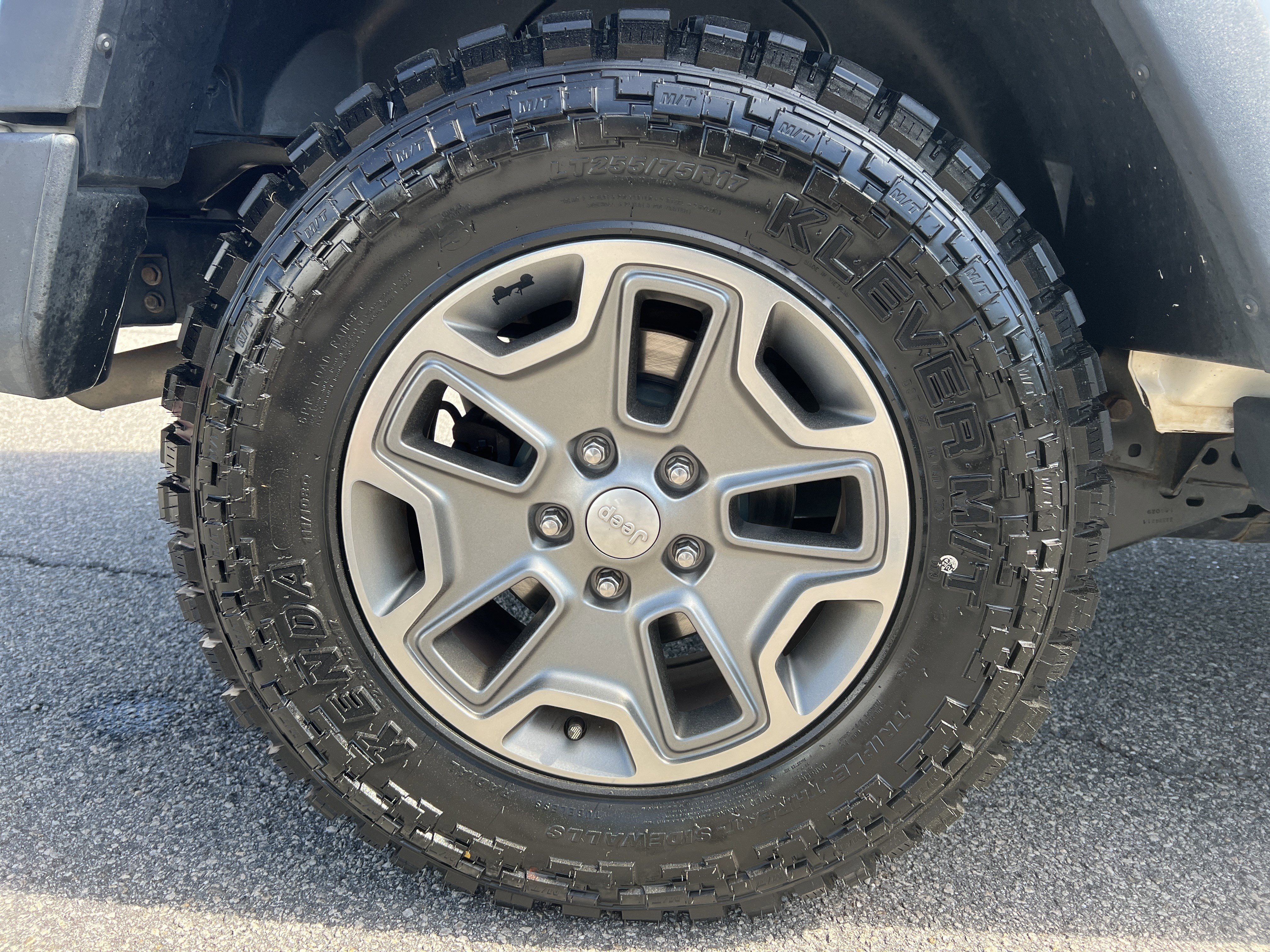 Used 2018 Jeep Wrangler Rubicon w/ Power Convenience Group image 25