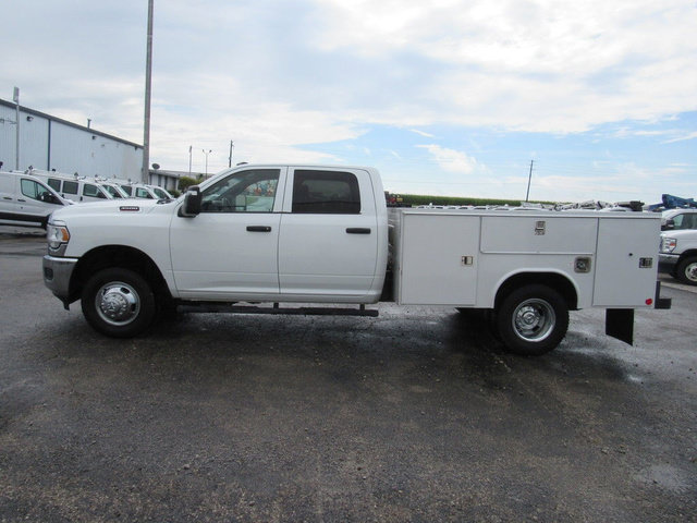 Used 2024 RAM 3500 Tradesman w/ Chrome Appearance Group AWD/4WD image 6