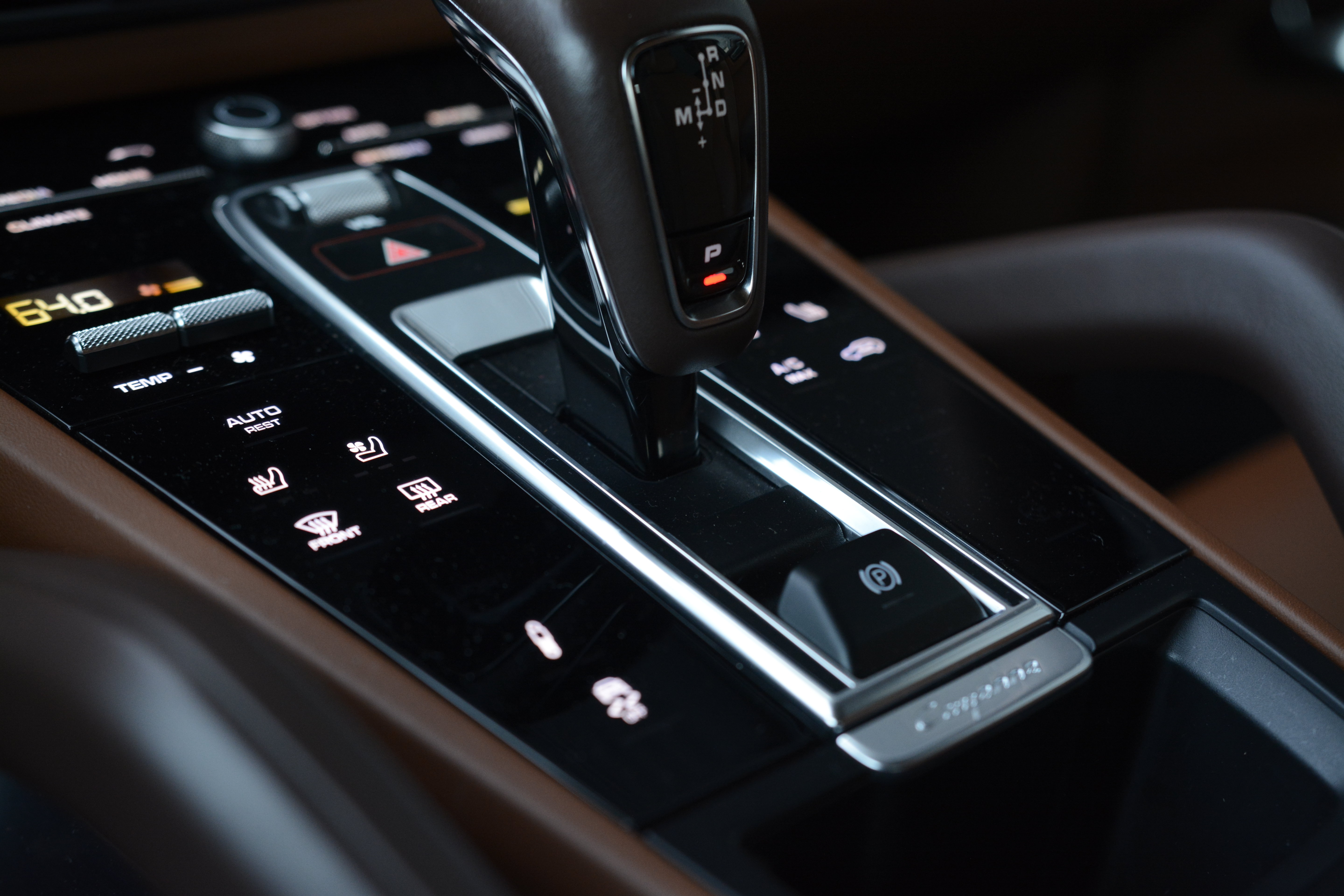 Certified 2023 Porsche Cayenne Turbo AWD/4WD image 22