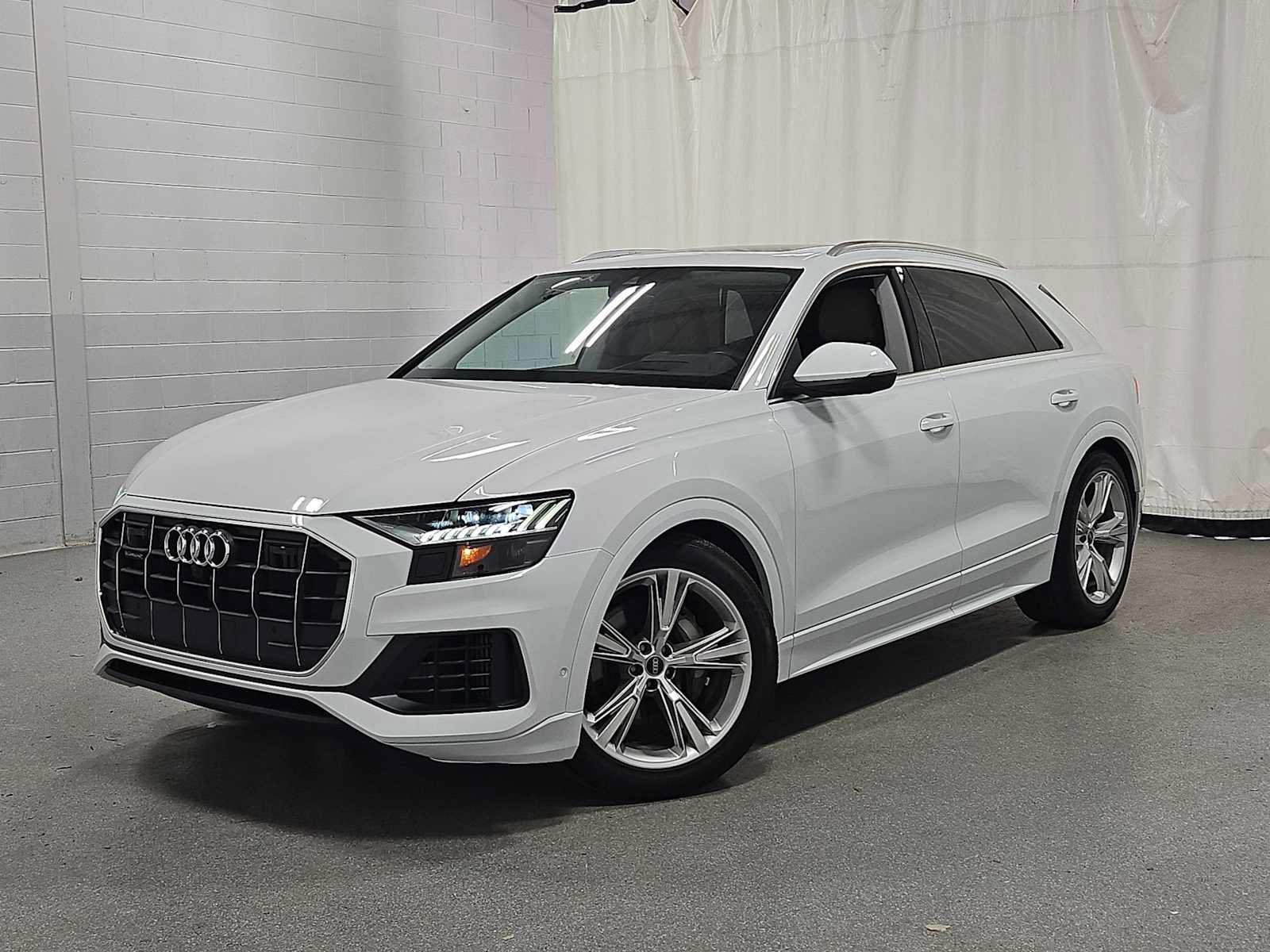Used 2023 Audi Q8 Prestige AWD/4WD image 2