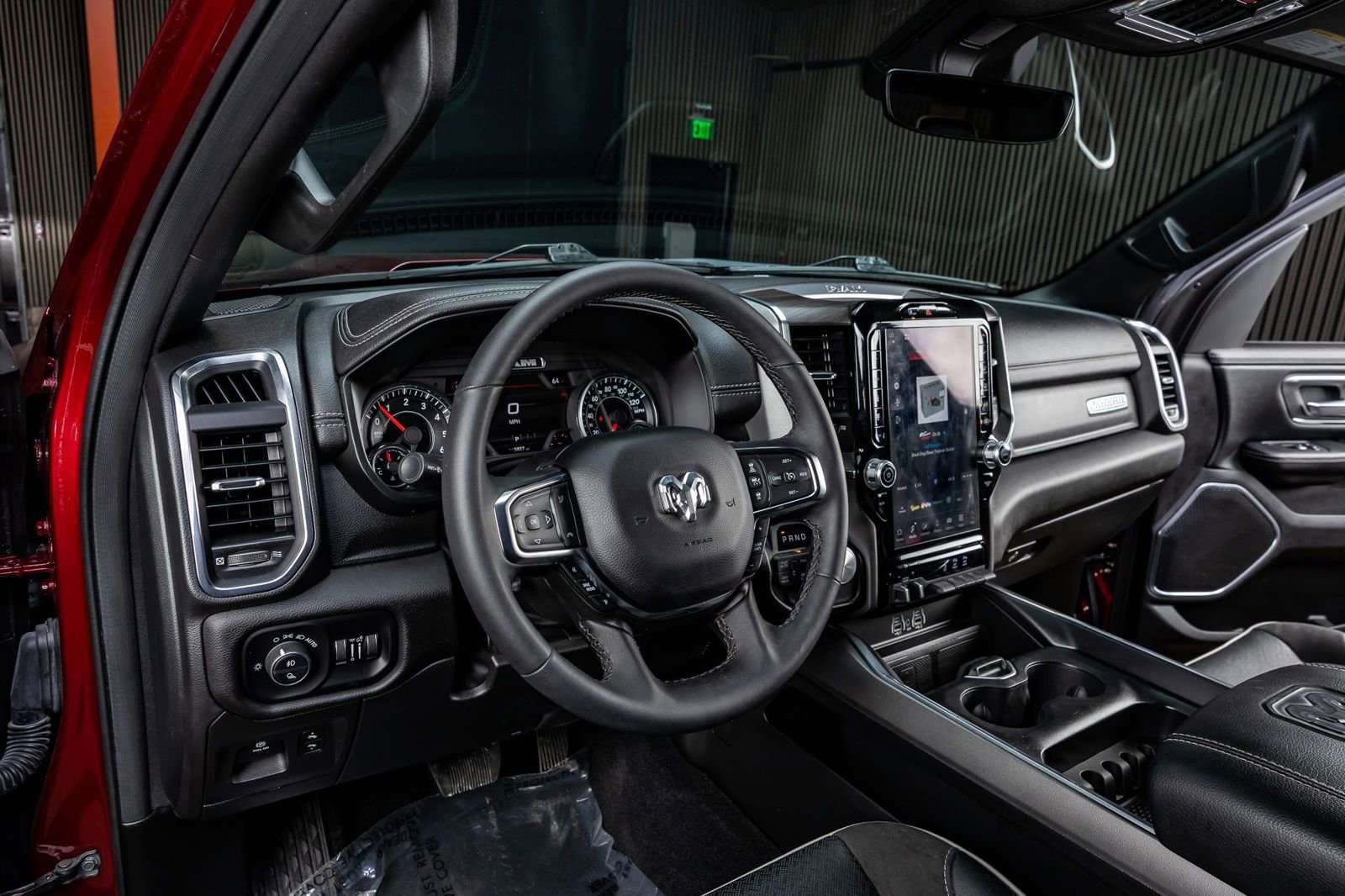 Used 2025 RAM 1500 Laramie w/ Laramie Southwest Edition image 17