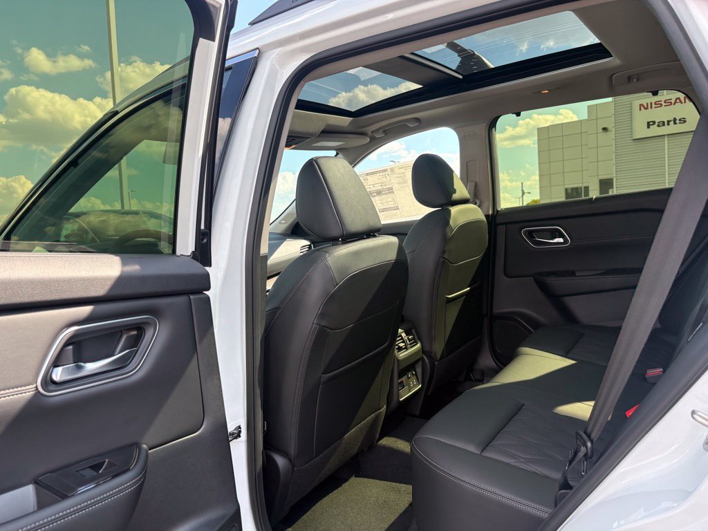 New 2026 Nissan Rogue Platinum AWD/4WD image 26