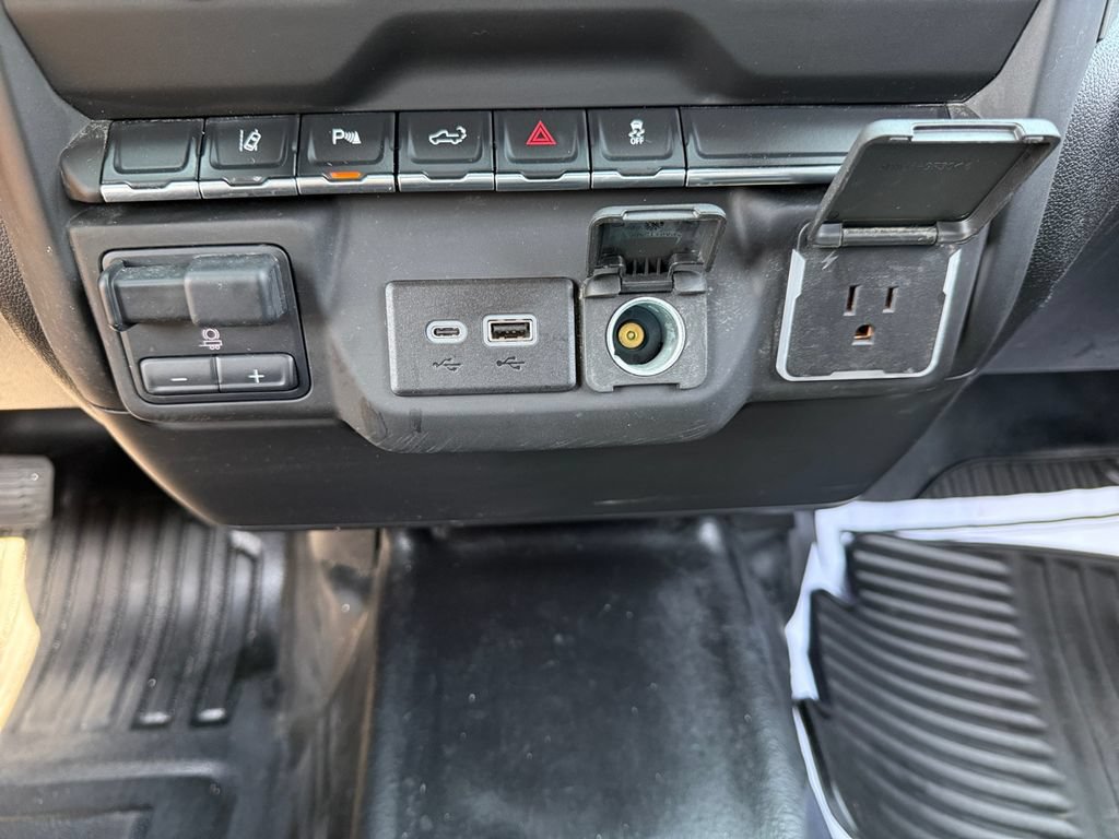 Used 2024 Chevrolet Silverado 2500 W/T w/ WT Convenience Package AWD/4WD image 32