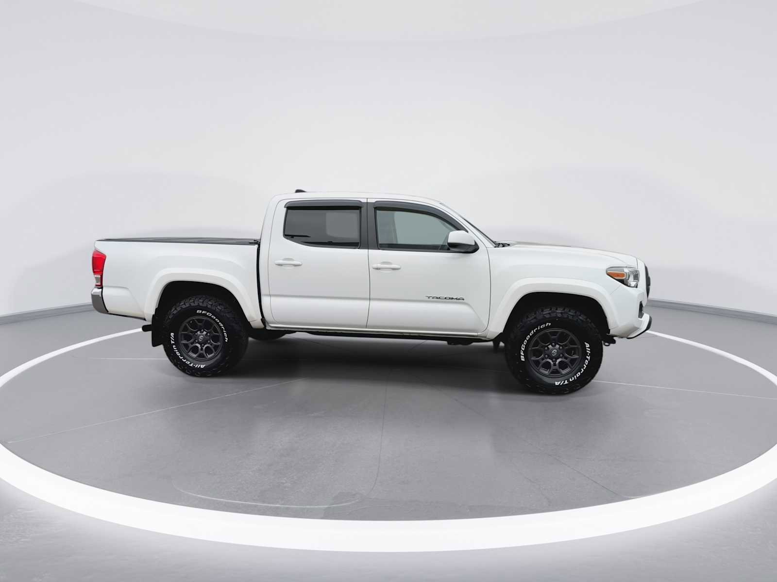 Certified 2017 Toyota Tacoma SR5 w/ Tow Package AWD/4WD image 9