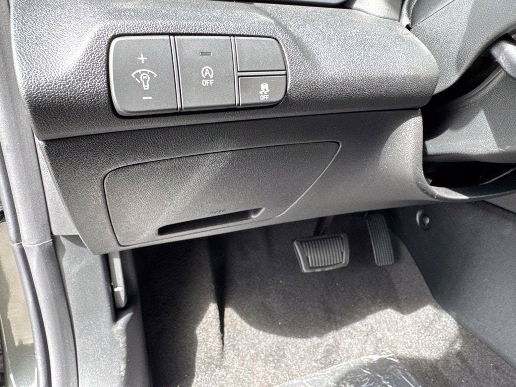 New 2026 Hyundai Elantra SE FWD image 12