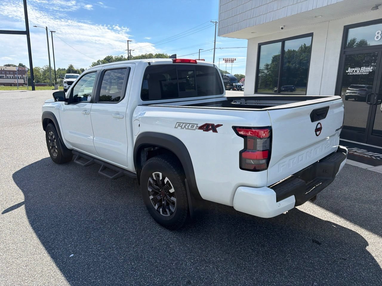 Used 2022 Nissan Frontier PRO-4X AWD/4WD image 6