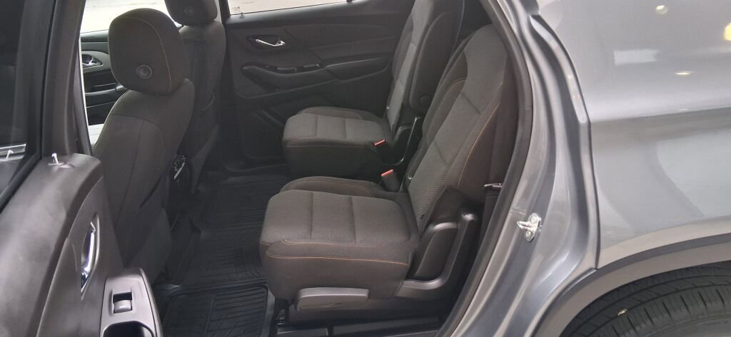 Used 2018 Chevrolet Traverse LT AWD/4WD image 18