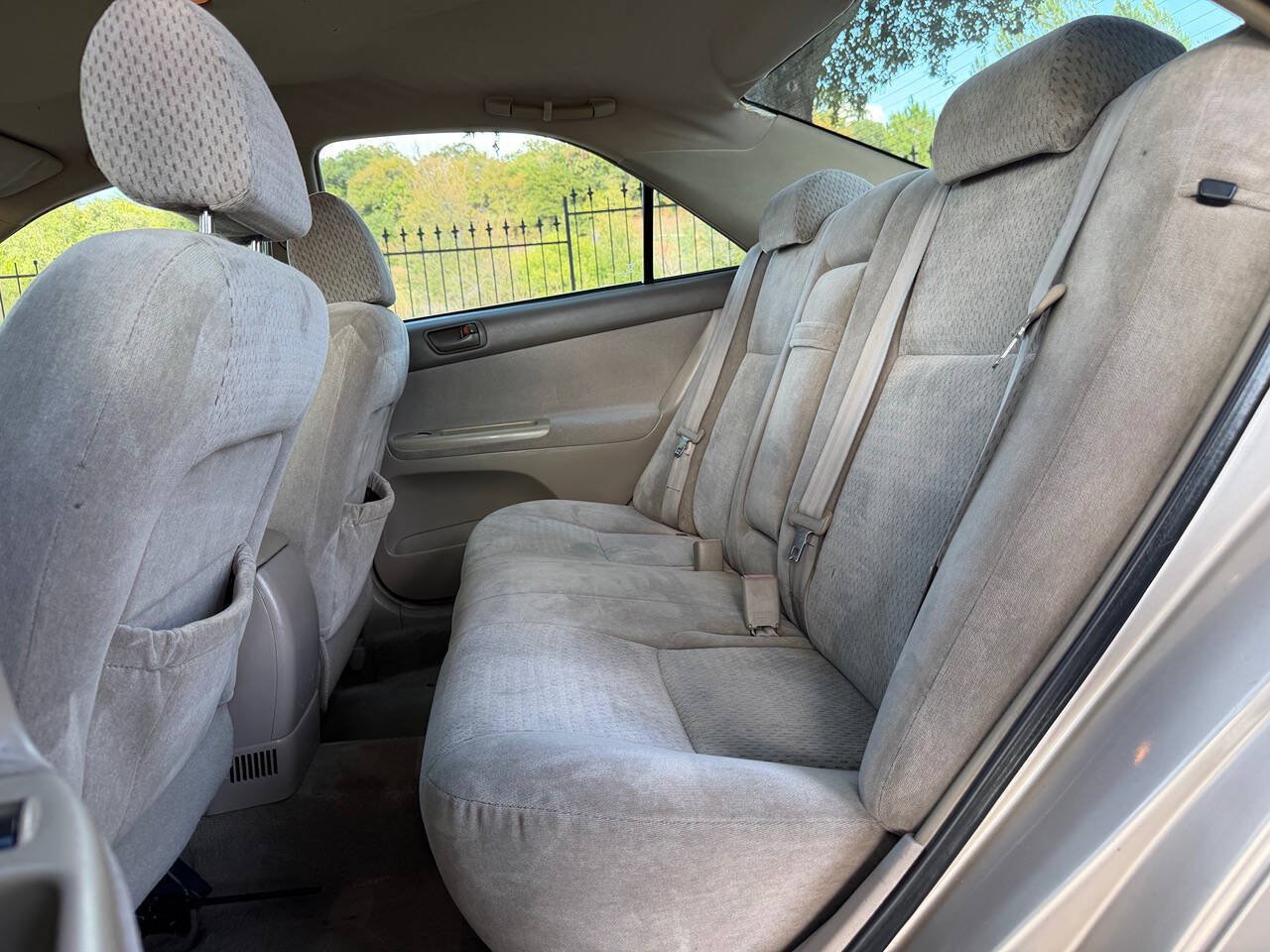Used 2004 Toyota Camry LE FWD image 21
