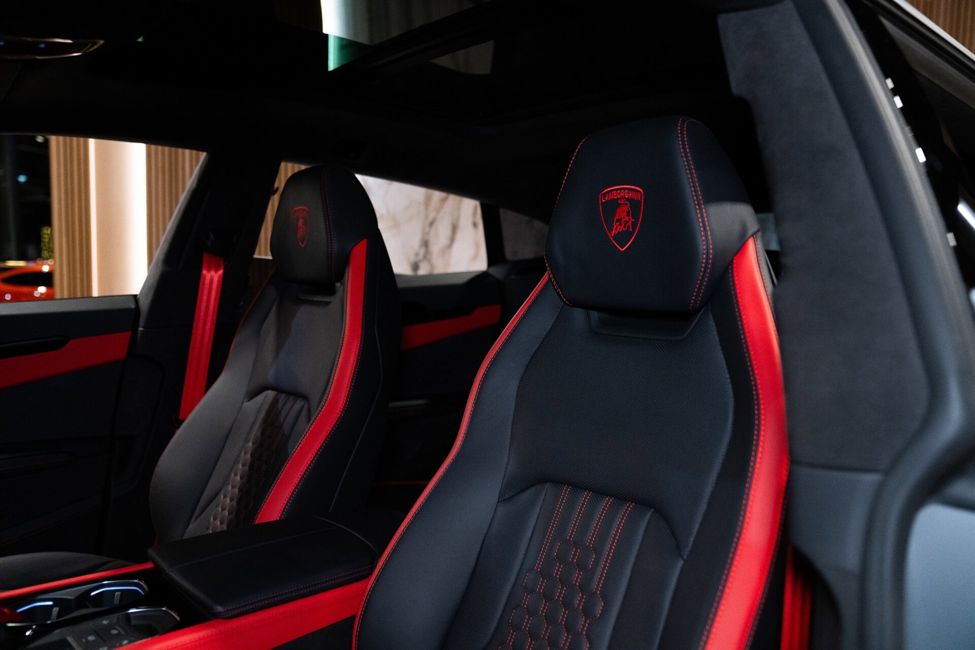 Used 2025 Lamborghini Urus Performante AWD/4WD image 15