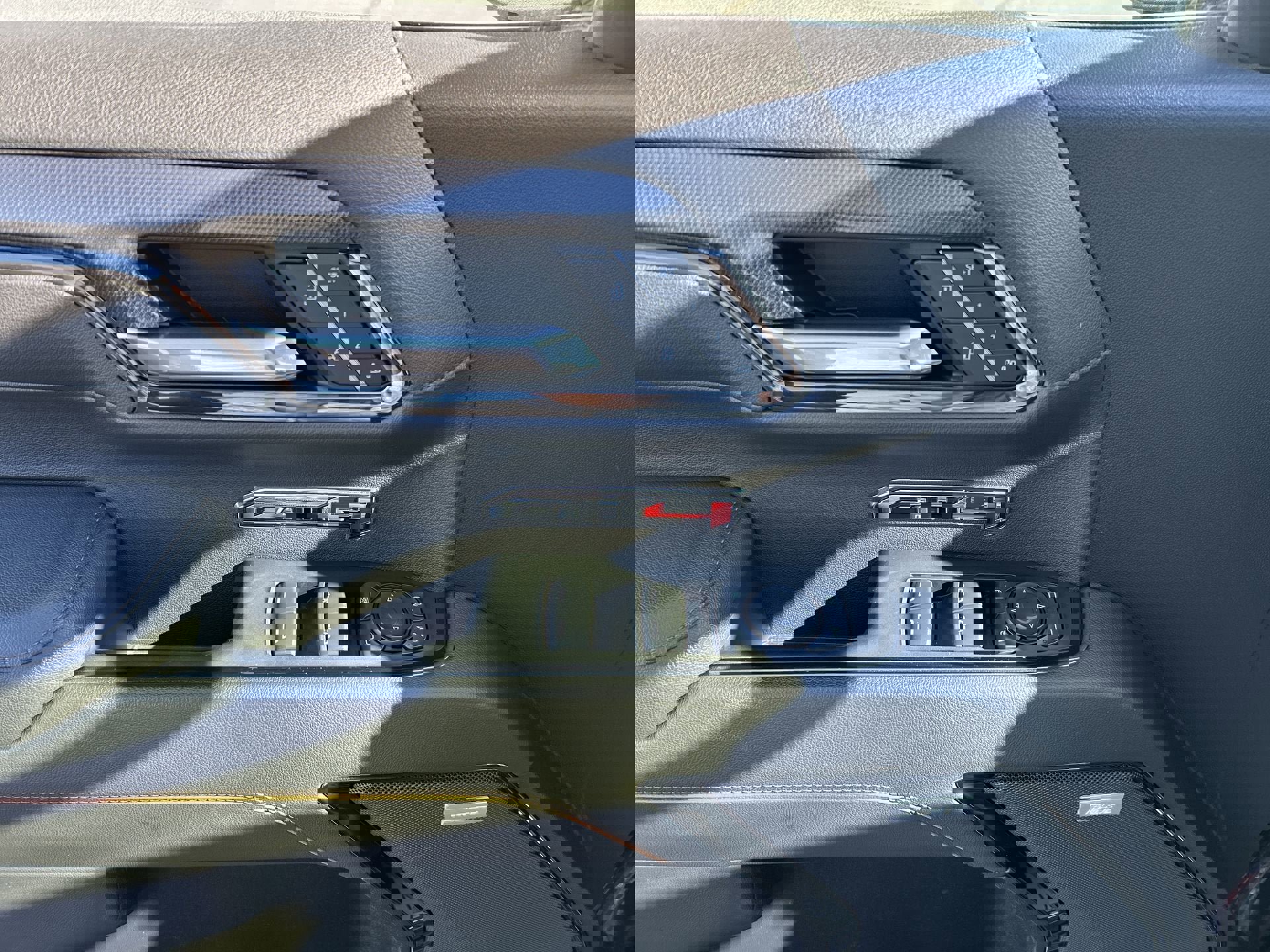 Used 2022 GMC Sierra 1500 AT4 w/ AT4 Premium Package image 11