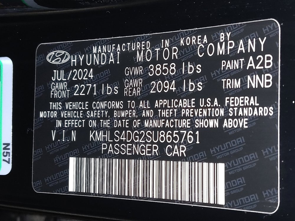 Used 2025 Hyundai Elantra SEL FWD image 33