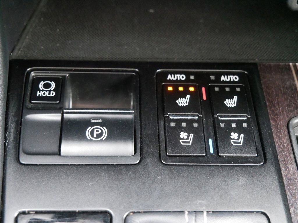 Used 2020 Lexus RX 450h AWD w/ Luxury Package image 23