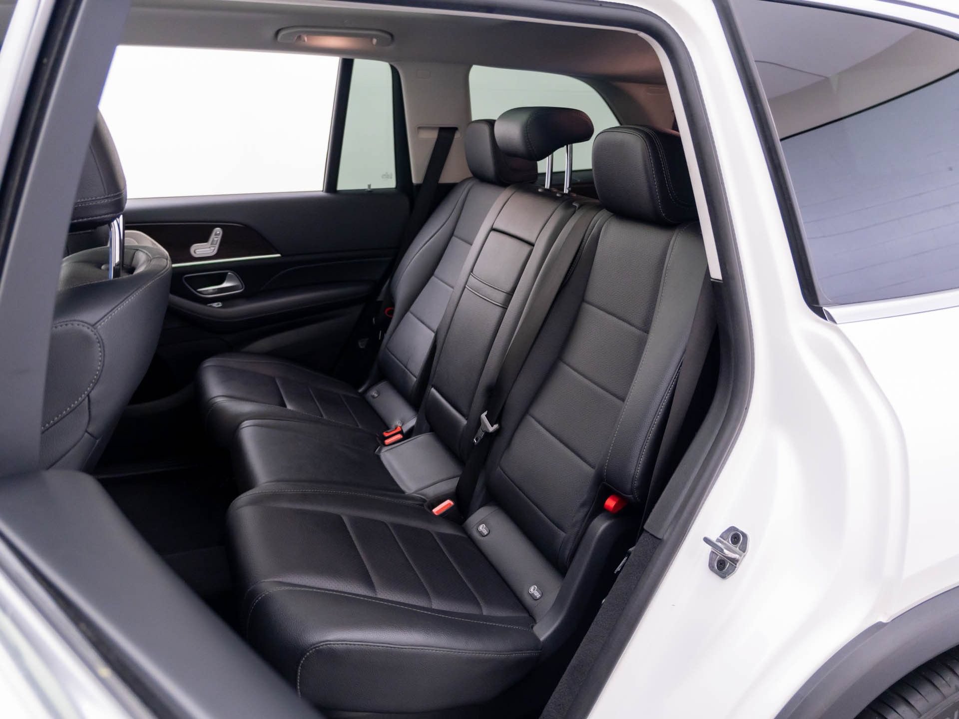 Used 2024 Mercedes-Benz GLS 450 4MATIC image 16