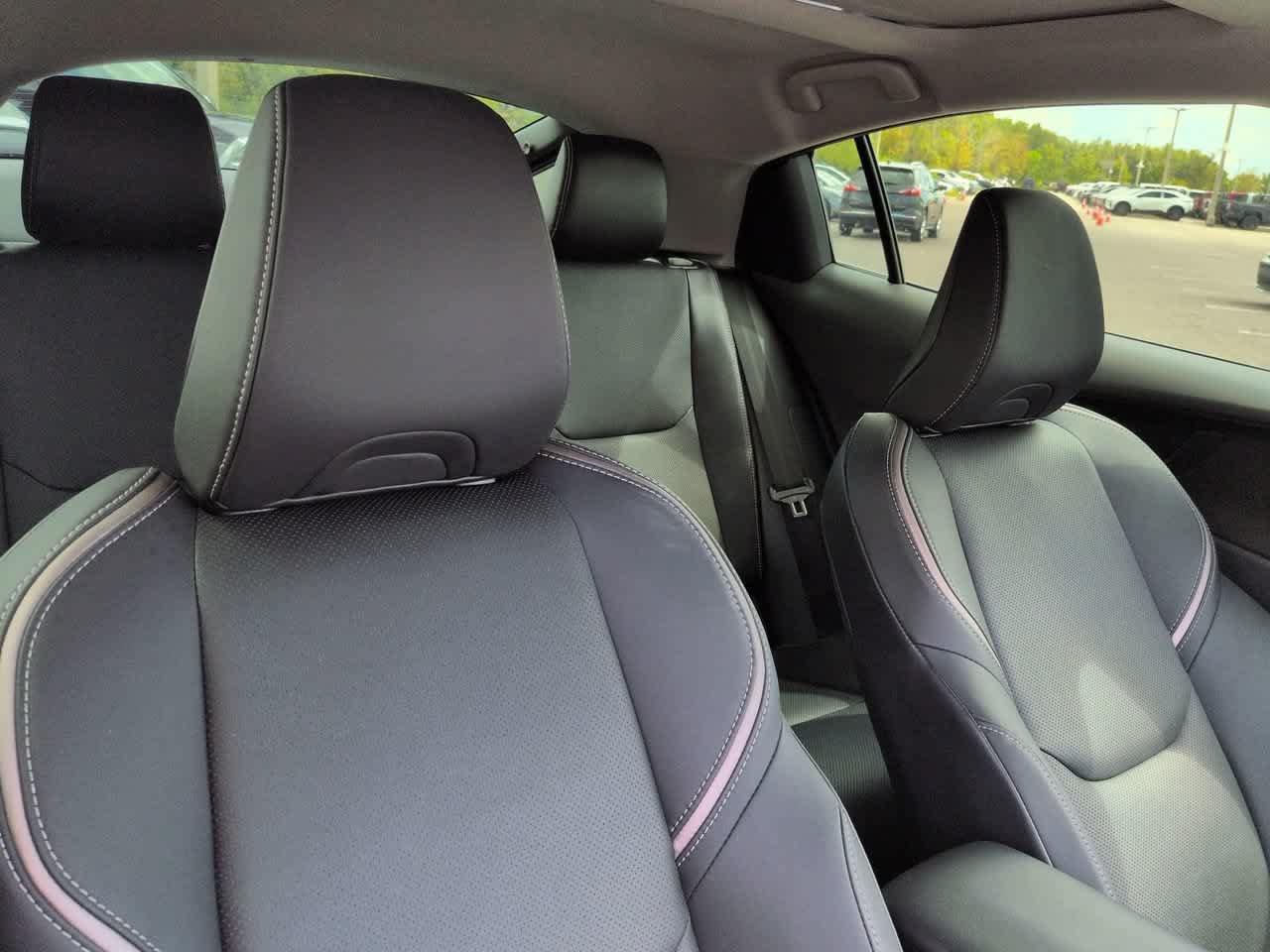Used 2024 Toyota Prius XLE FWD image 7
