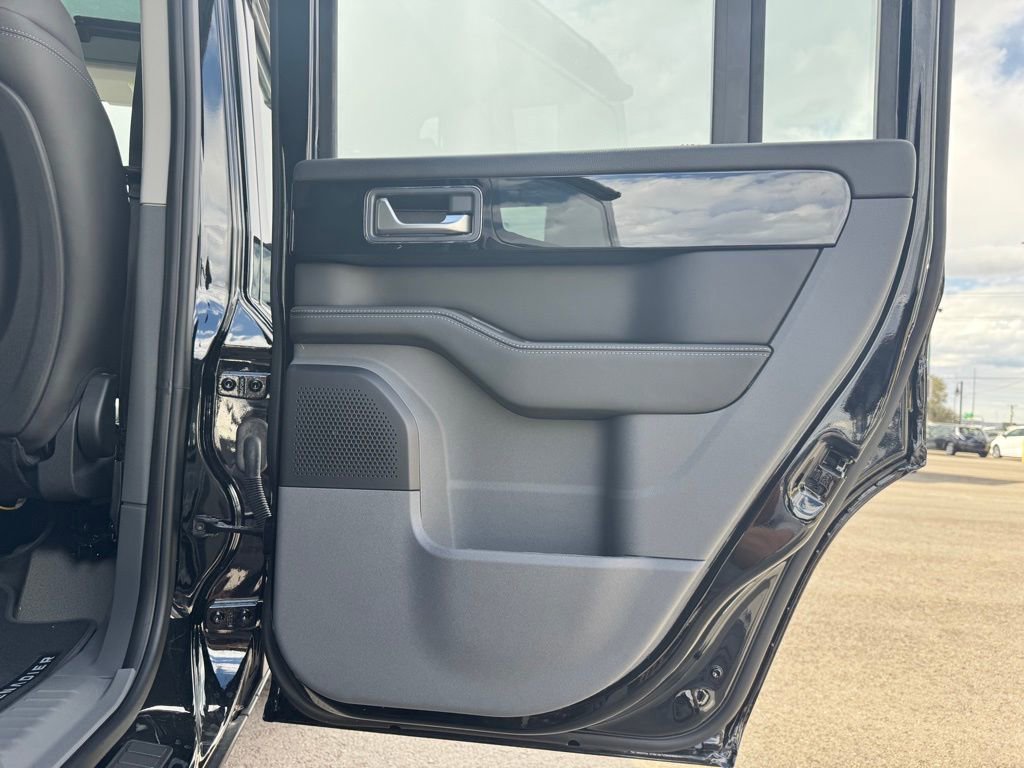 New 2025 INEOS Grenadier Fieldmaster Edition image 23
