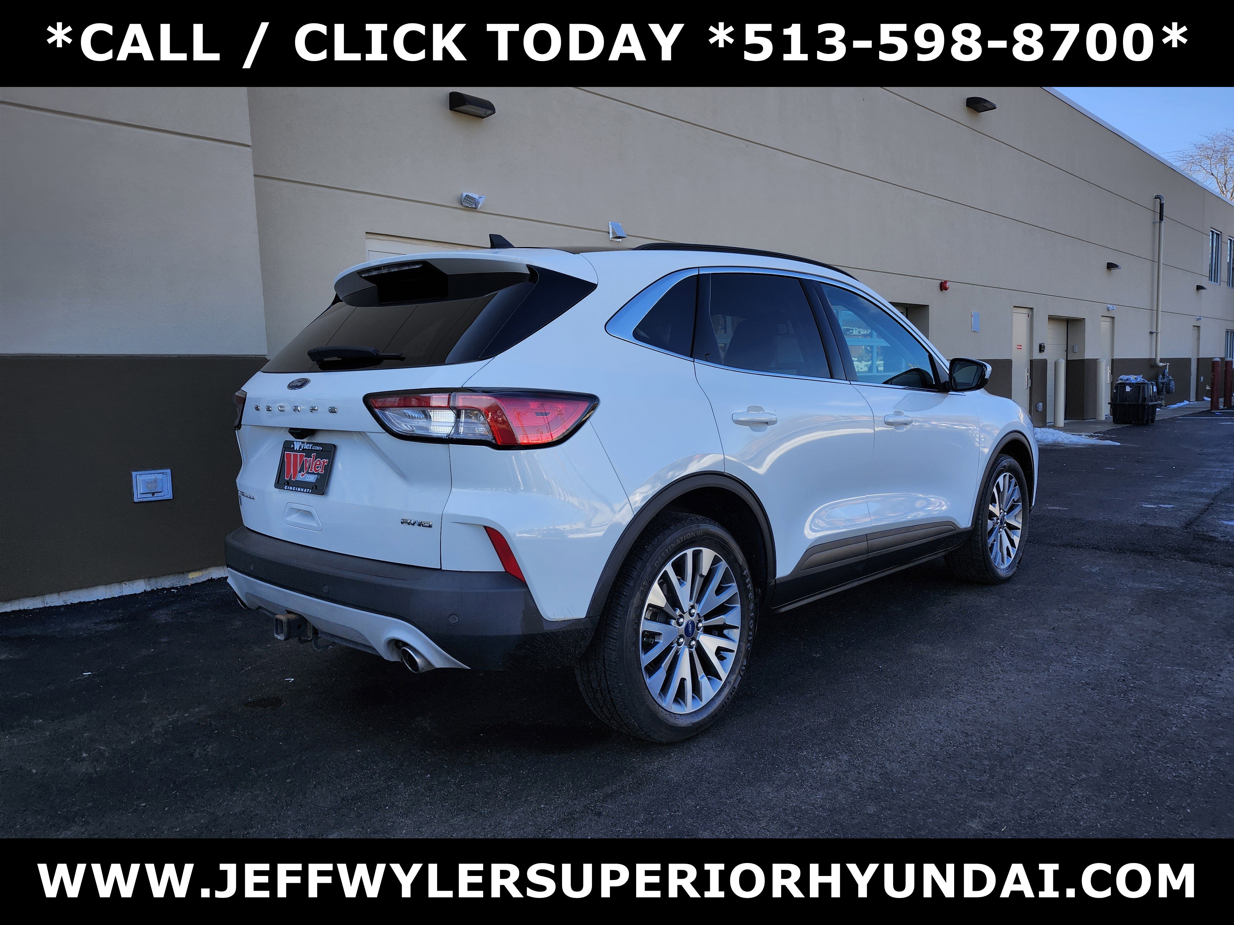 Used 2022 Ford Escape Titanium w/ Class II Trailer Tow Package image 3