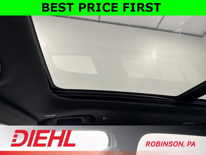 New 2025 Jeep Grand Cherokee Limited w/ Black Appearance Package image 36