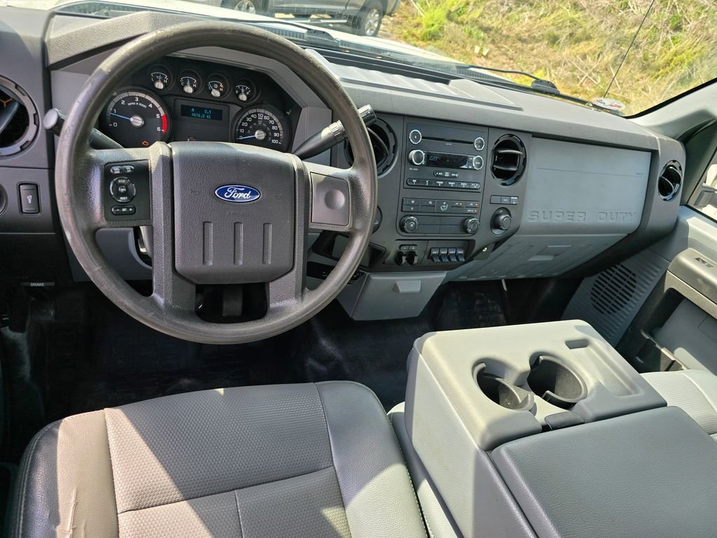 Used 2016 Ford F550 2WD Regular Cab Super Duty image 5