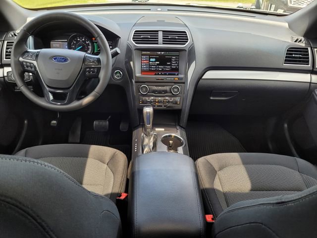 Used 2016 Ford Explorer XLT w/ Equipment Group 201A FWD image 14