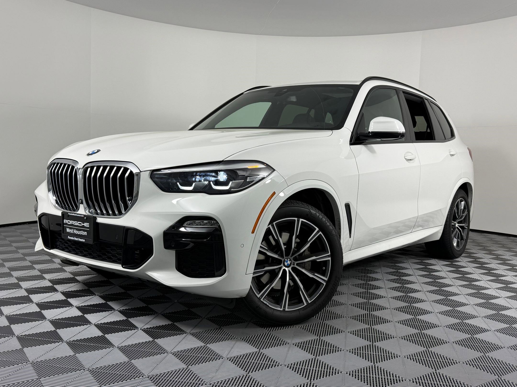 Used 2019 BMW X5 xDrive40i w/ M Sport Package