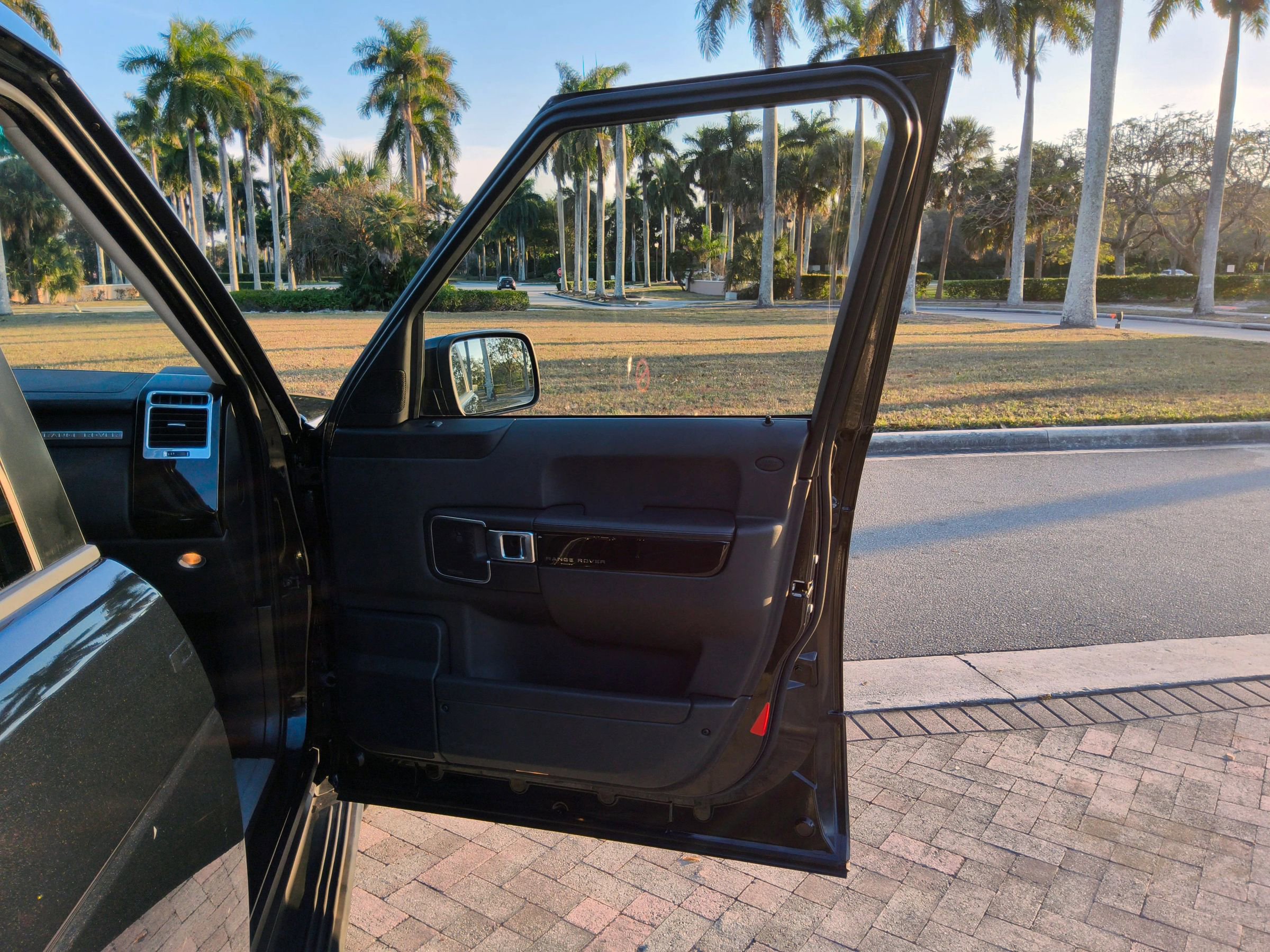 Used 2012 Land Rover Range Rover Supercharged image 37