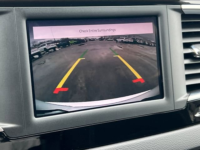 Used 2022 Chrysler Voyager LX FWD image 23
