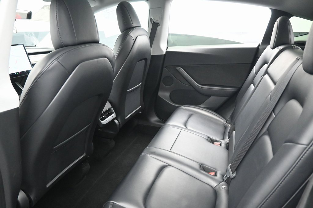 Used 2021 Tesla Model Y Long Range image 30