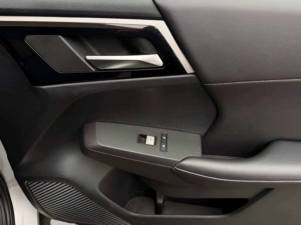 Used 2024 Mitsubishi Outlander SE image 31