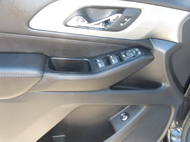 Used 2023 Chevrolet Traverse LT AWD/4WD image 17