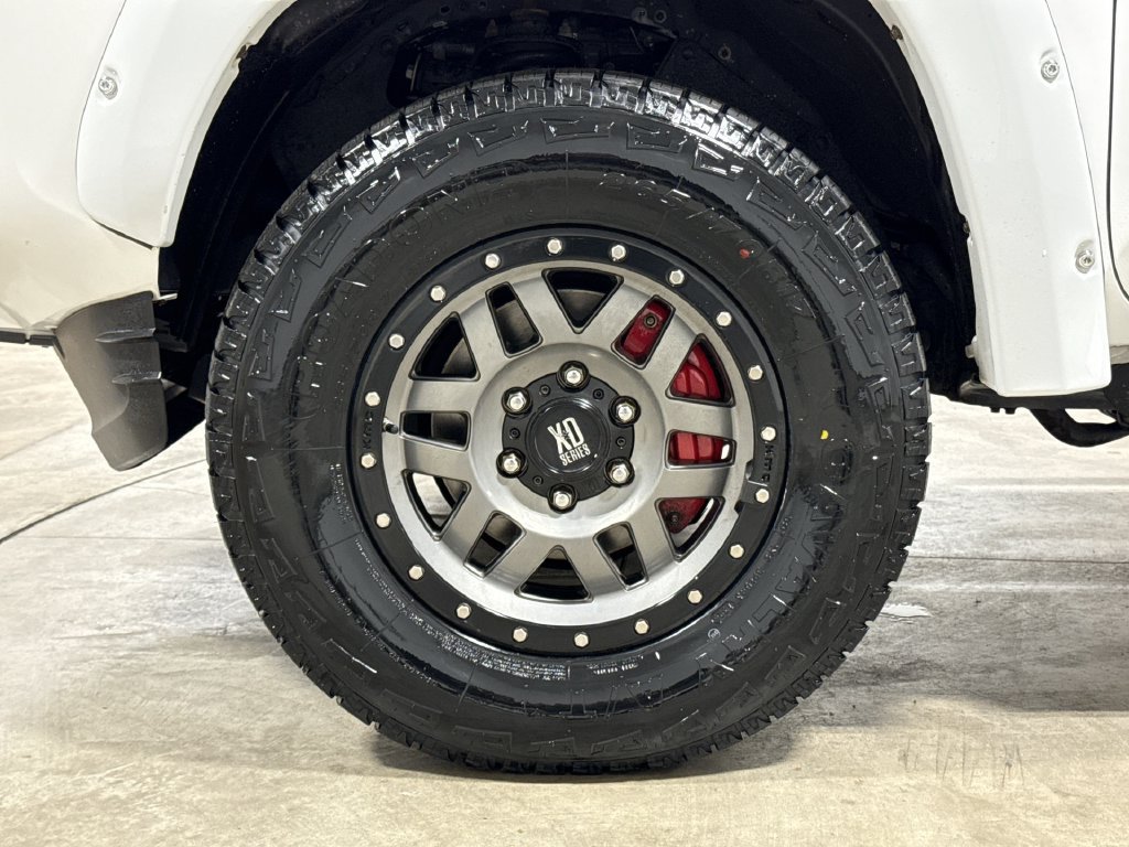 Used 2017 Toyota Tacoma SR5 w/ Tow Package AWD/4WD image 26