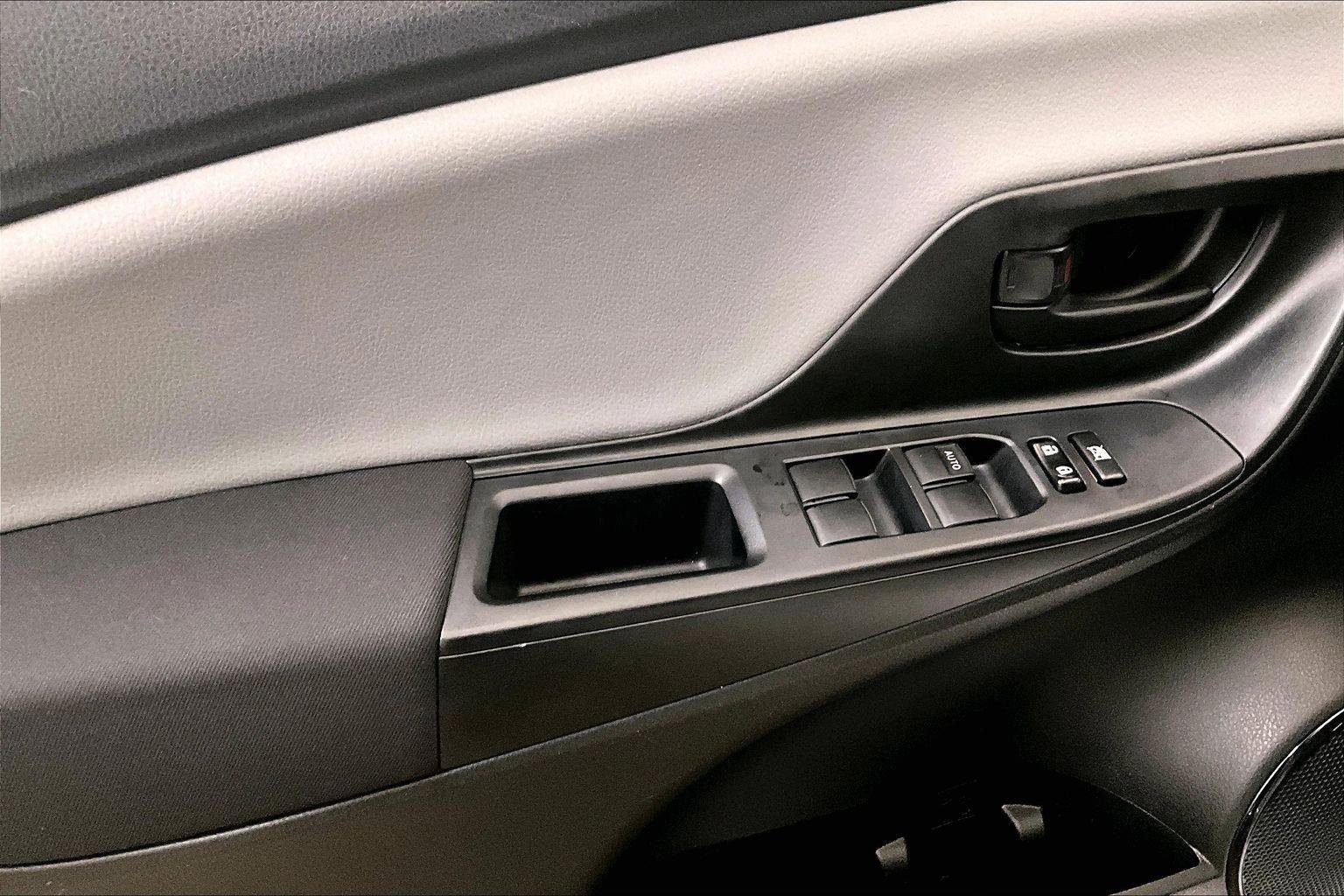 Used 2016 Toyota Yaris LE image 22