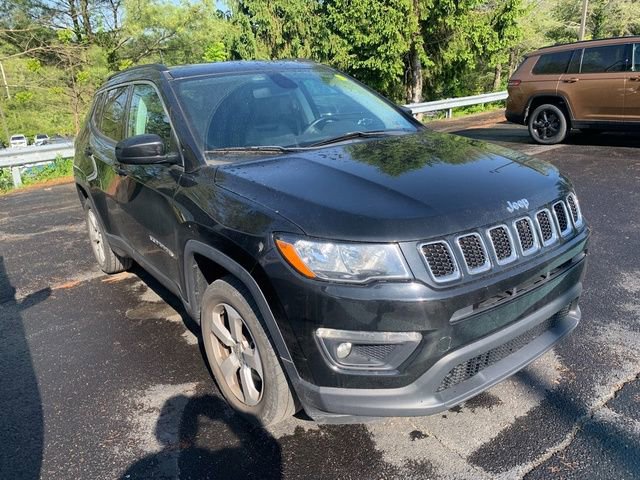 Used 2018 Jeep Compass Latitude w/ Cold Weather Group AWD/4WD image 9