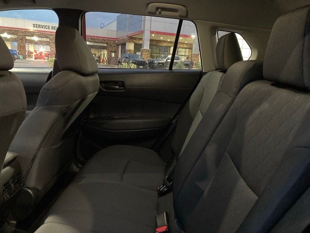 Used 2026 Toyota Corolla Cross LE FWD image 9