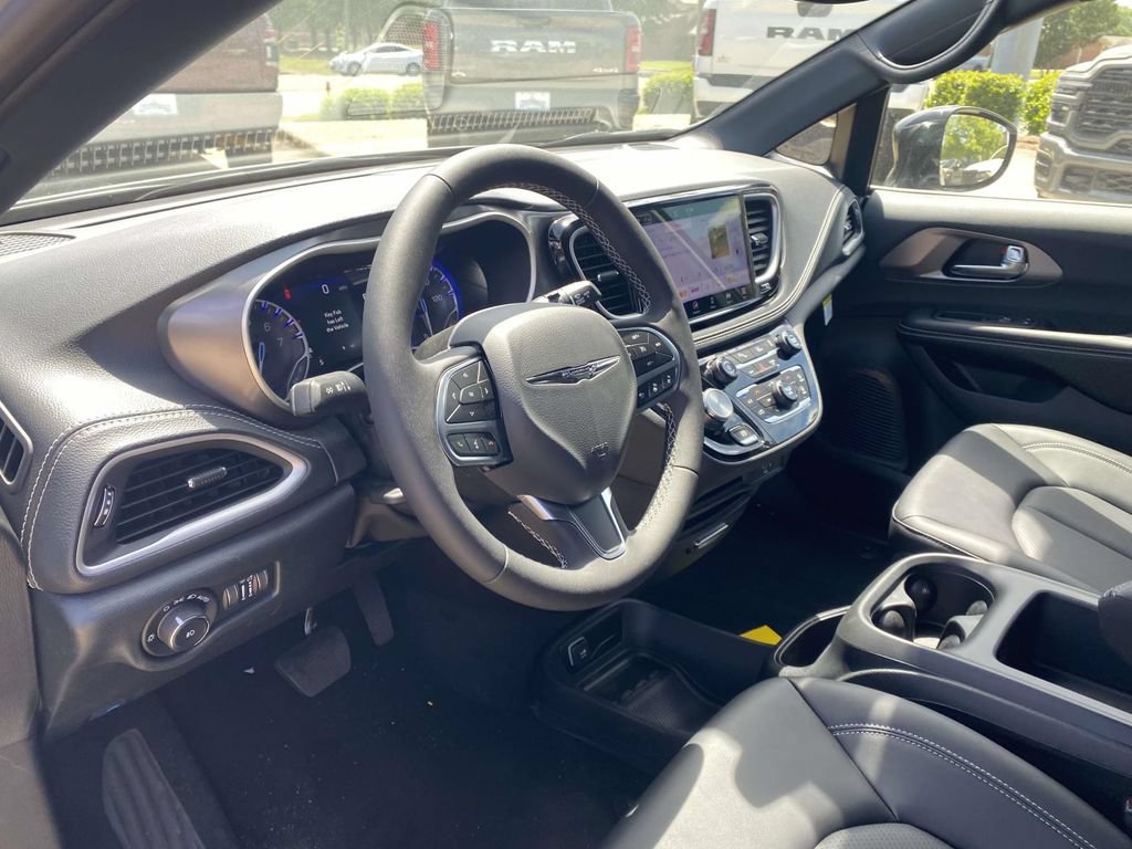 New 2026 Chrysler Pacifica Select FWD image 47