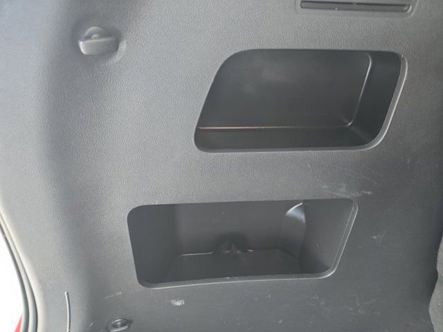 Used 2023 Kia Carnival LX image 13