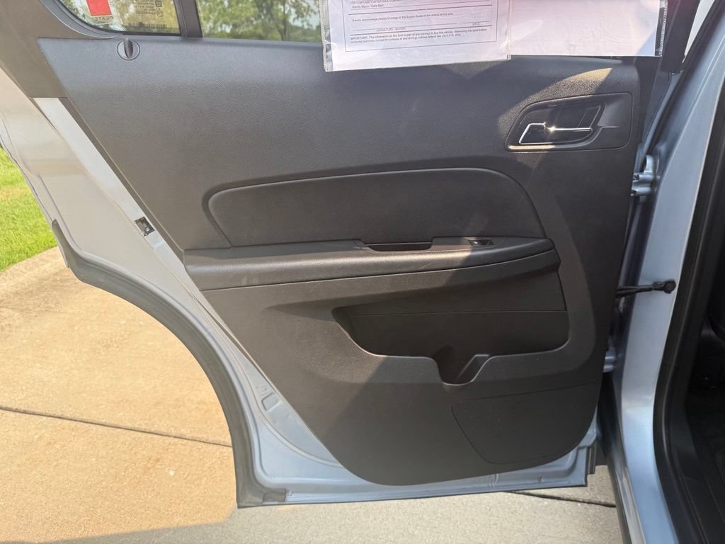 Used 2015 Chevrolet Equinox LT w/ Driver Convenience Package FWD image 13