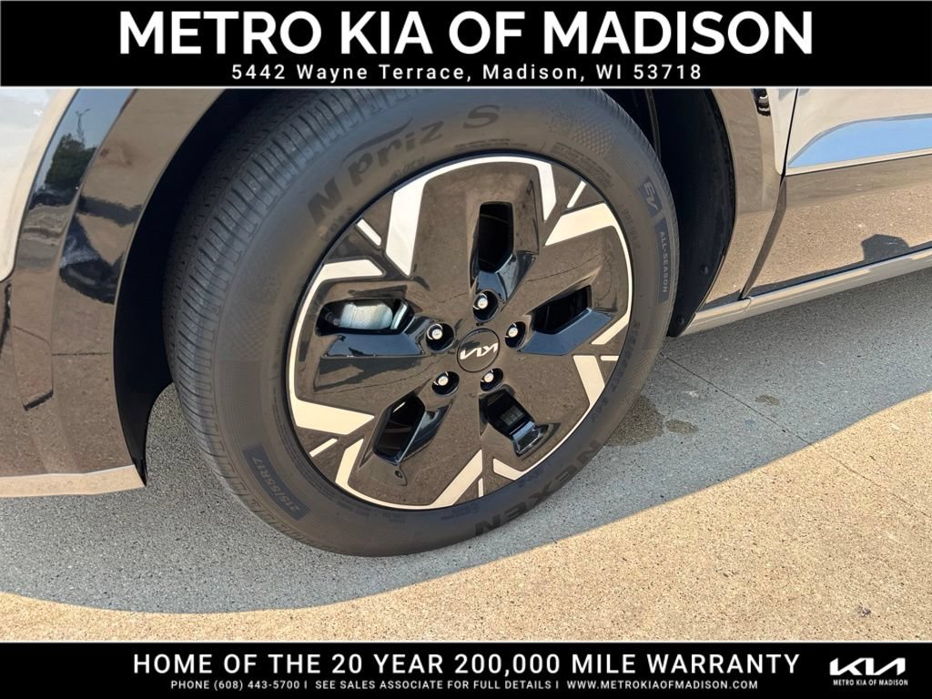 Used 2024 Kia Niro Wind w/ Wind Preserve Package FWD image 11