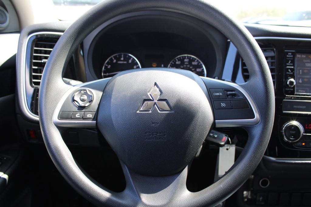 Used 2019 Mitsubishi Outlander ES FWD image 25