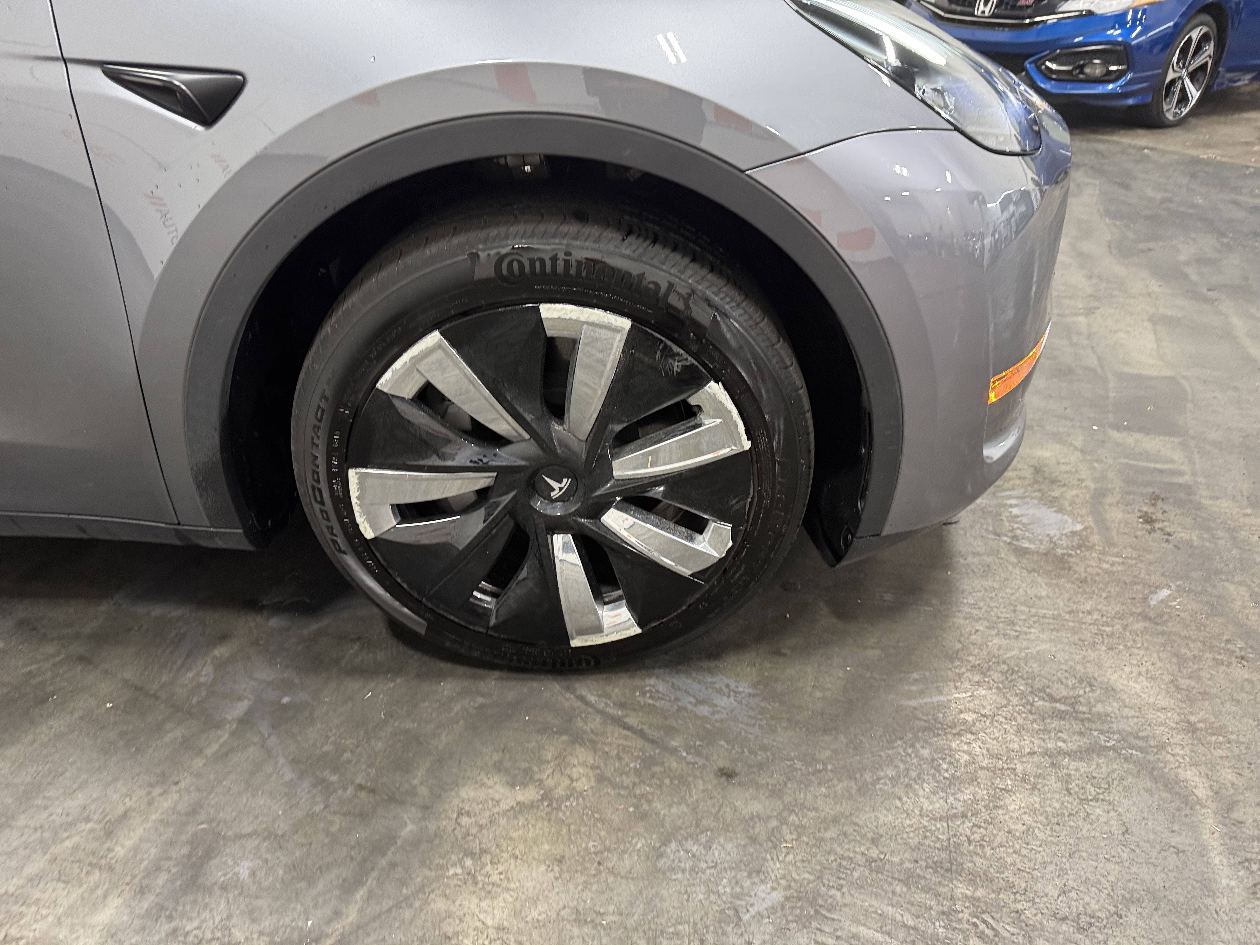 Used 2024 Tesla Model Y Long Range AWD/4WD image 13