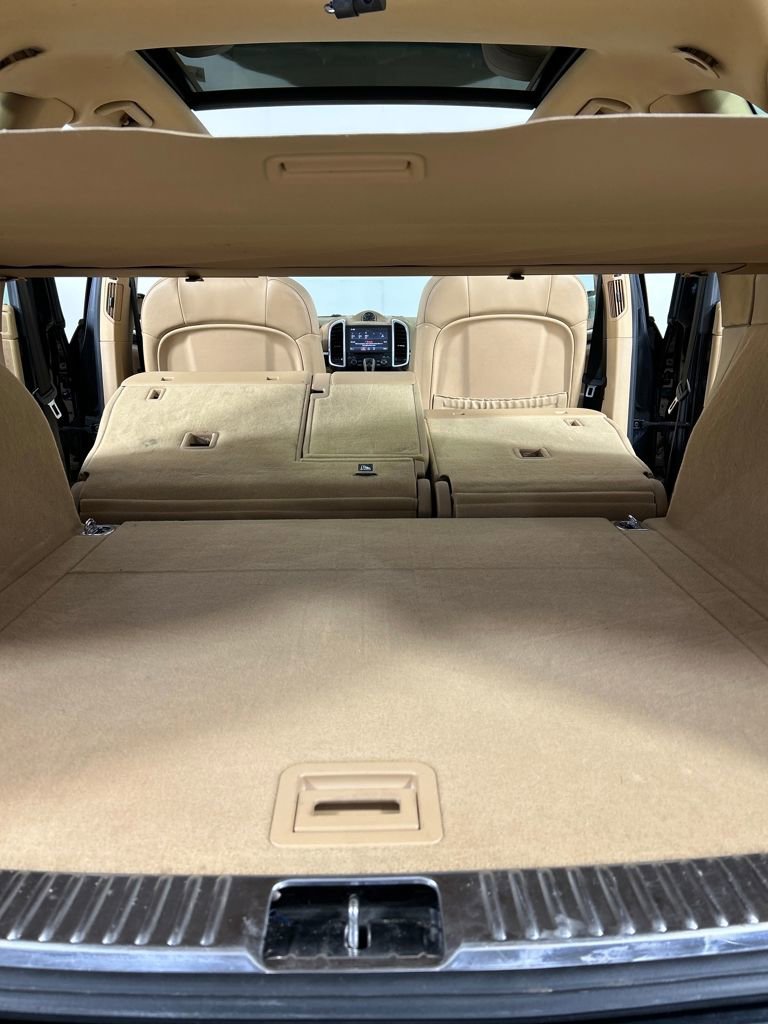 Used 2017 Porsche Cayenne Platinum Edition image 21