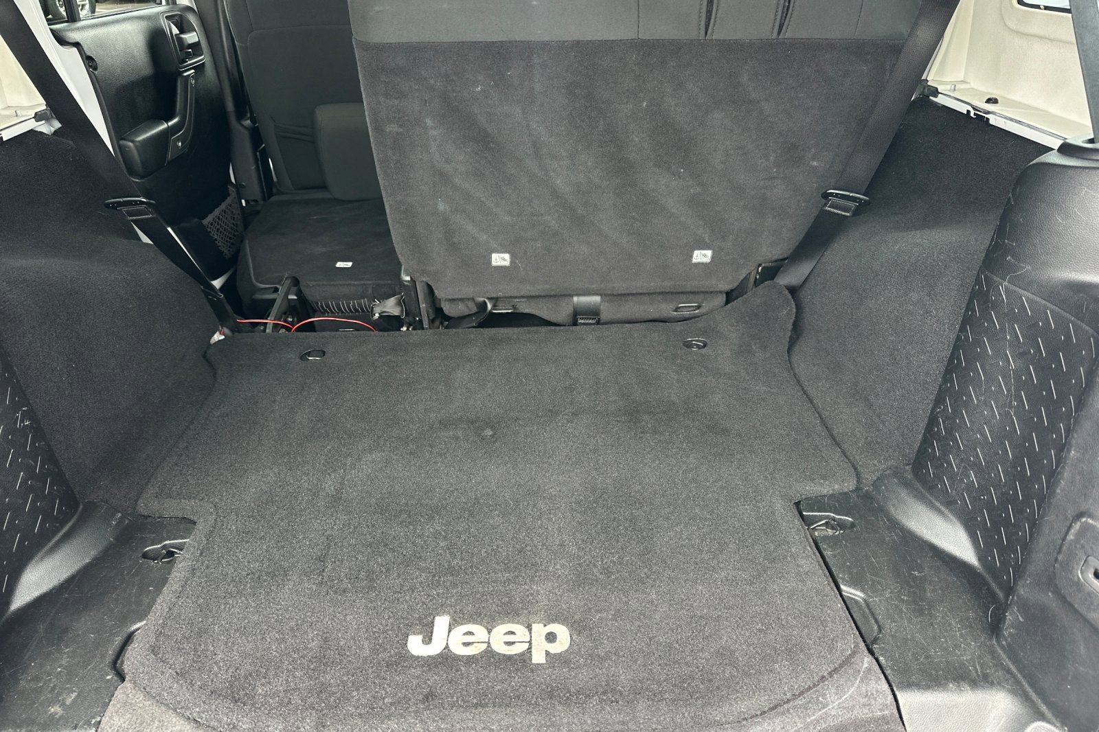 Used 2012 Jeep Wrangler Unlimited Sport AWD/4WD image 15