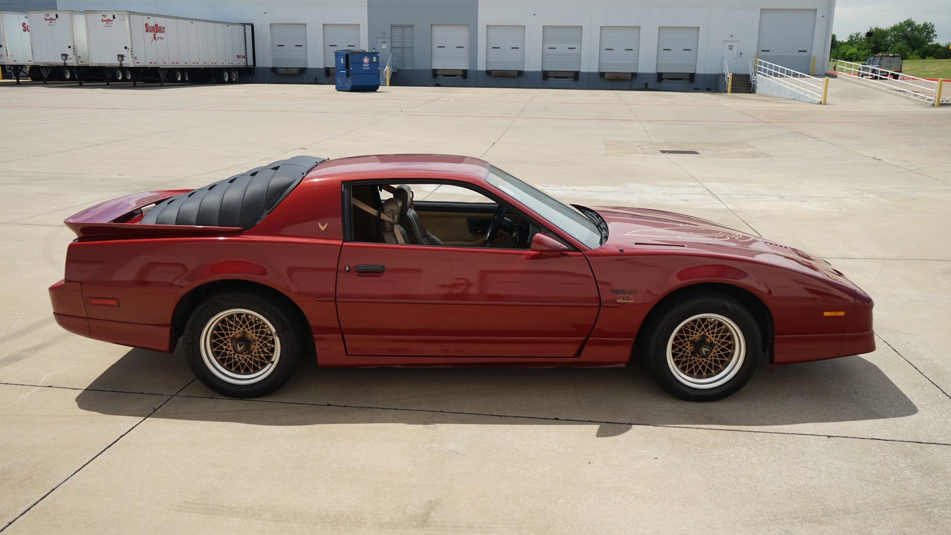 Used 1987 Pontiac Firebird Trans Am RWD image 17