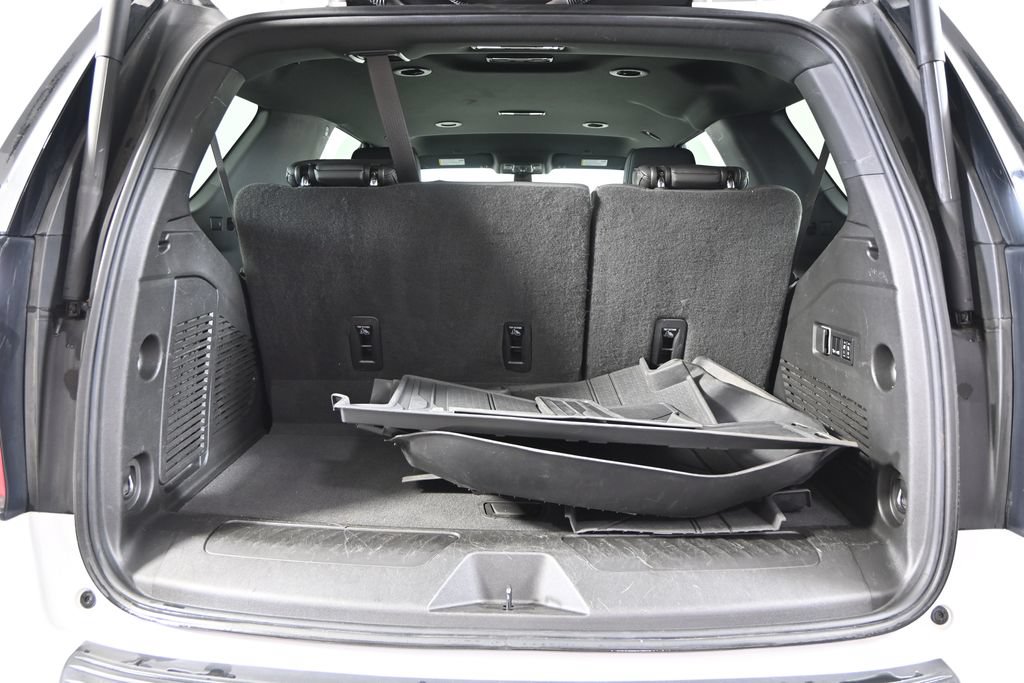 Used 2022 Chevrolet Tahoe LT w/ Luxury Package AWD/4WD image 17