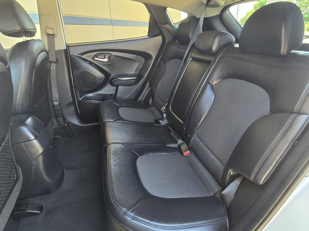 Used 2013 Hyundai Tucson GLS image 20