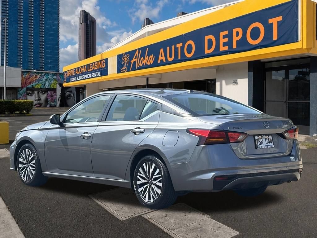 Used 2023 Nissan Altima 2.5 SV FWD image 3
