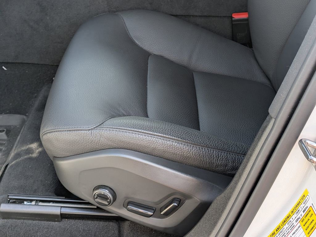 New 2024 Volvo XC60 T8 Plus w/ Protection Package Premier image 23