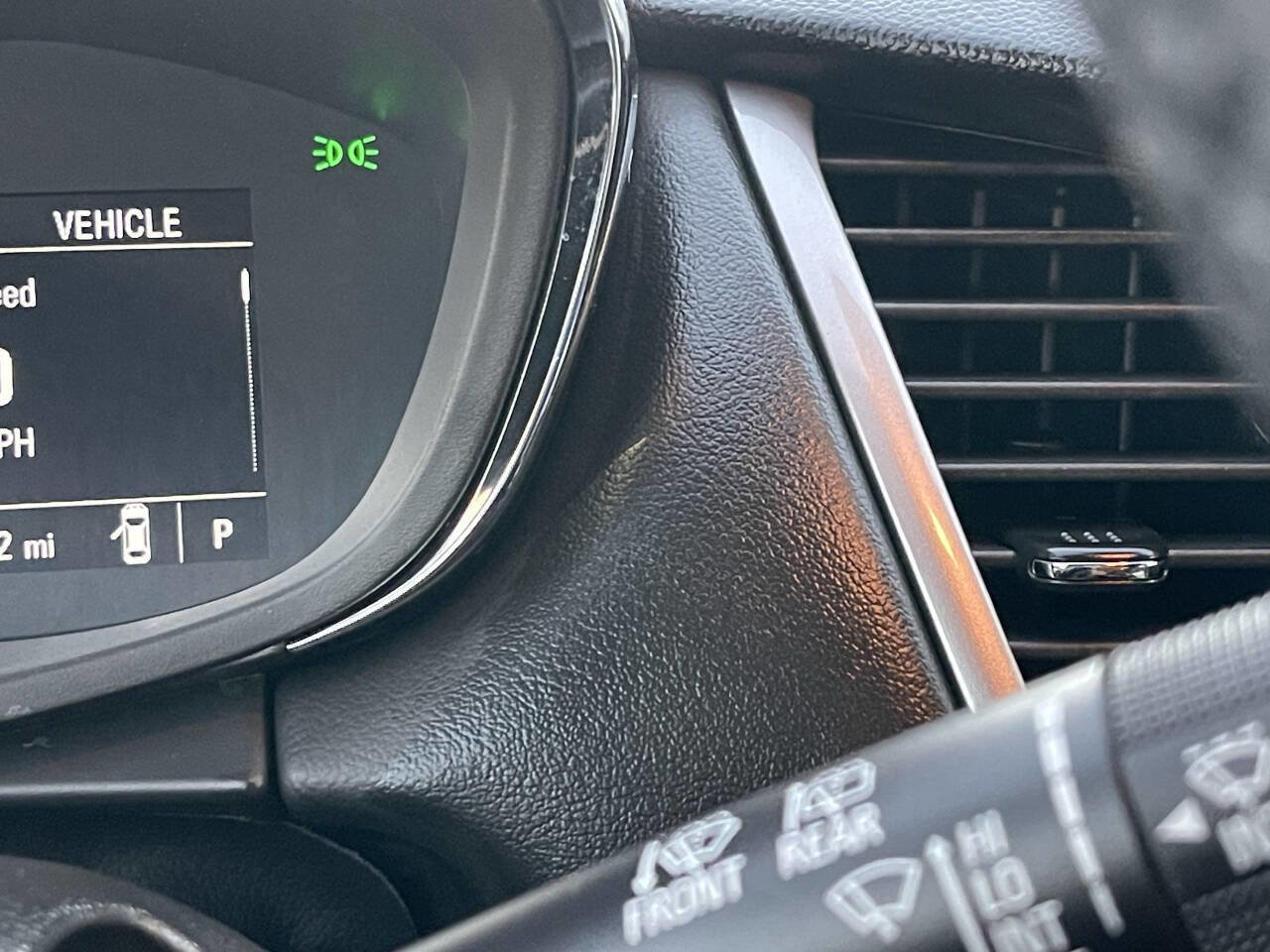 Used 2022 Chevrolet Trax LT w/ LT Convenience Package image 15